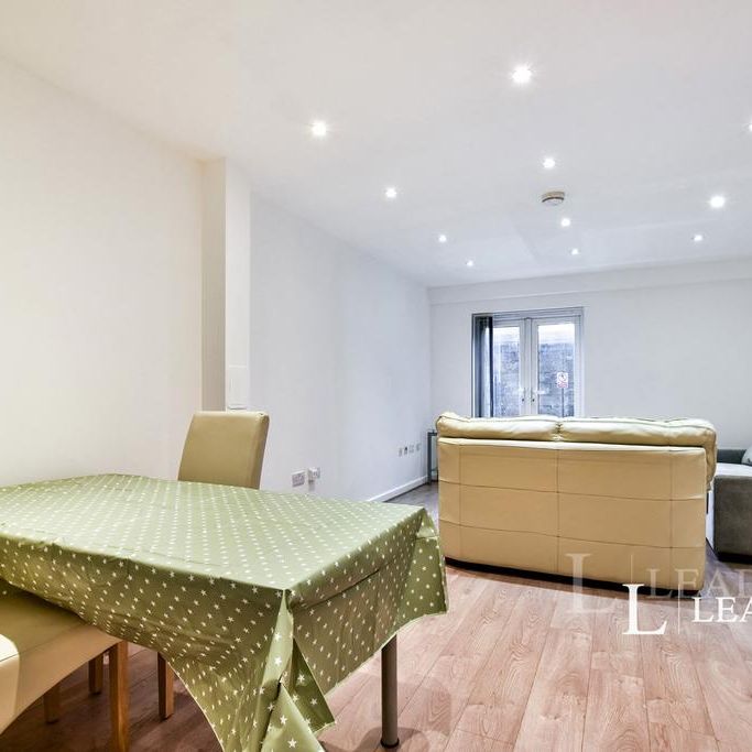 2 bedroom flat to rent - Photo 1