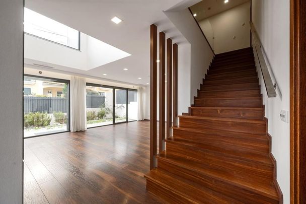 4 room luxury Detached House for rent in Cascais, Lisbon - Photo 1
