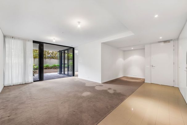 One Bedroom Apartment with Oversized Courtyard - Photo 1