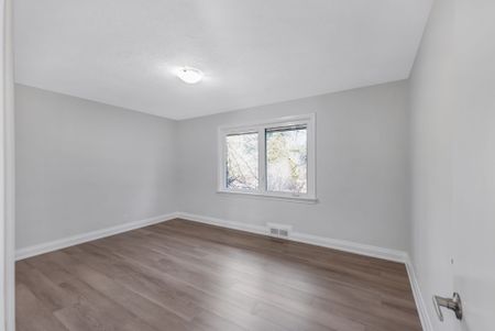 For Lease - 1503 Lochlin Trail, Mississauga, Ontario - Photo 3