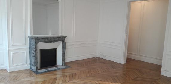 location Appartement T3 DE 106m² À PARIS - Photo 2
