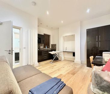 Studio to rent - Photo 1