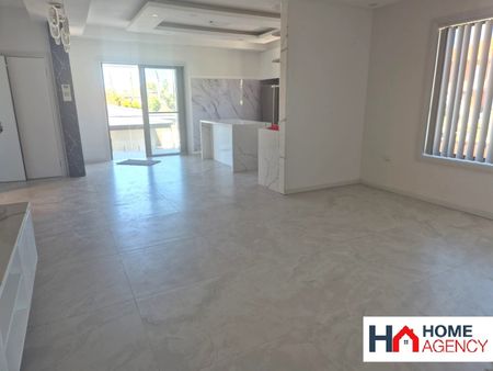 FULLY RENOVATED 4 BEDROOM HALF HOUSE (Top Level) - Photo 3
