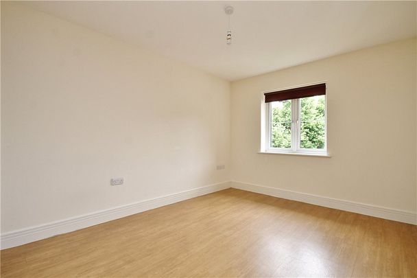 Sidney Road, Staines-upon-Thames, Surrey, TW18 4LX - Photo 1