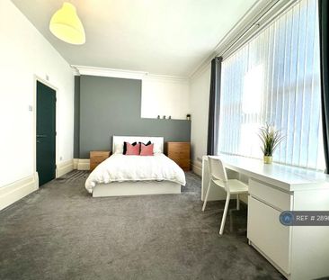 8 bedroom end of terrace house to rent - Photo 6
