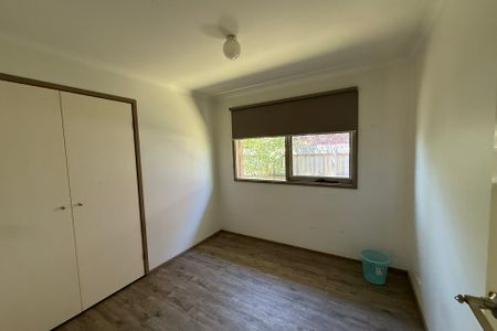 8 Greenhill Rise, Hampton Park VIC - Photo 2