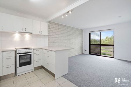 Two Bedroom Duplex with Scenic Mountain Views - Photo 5