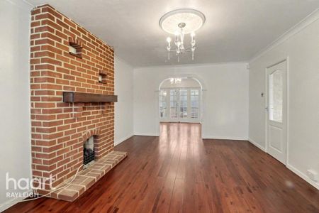 4 bedroom detached house to rent - Photo 2