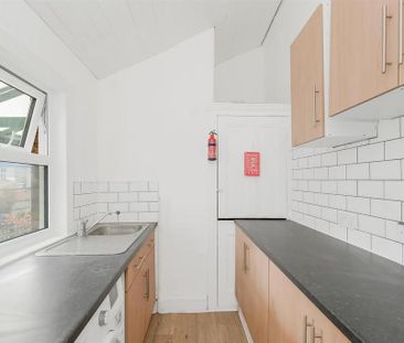 3 bedroom terraced house to rent - Photo 6