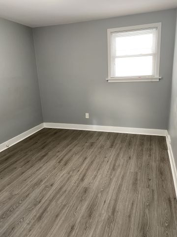 For Lease - 5477 Green Avenue, Niagara Falls, Ontario - Photo 3