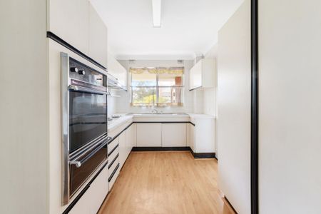 Ideal location in the heart of Chatswood - Photo 5