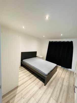 1 Bed Flat, Cranbrook Road, IG6 - Photo 1