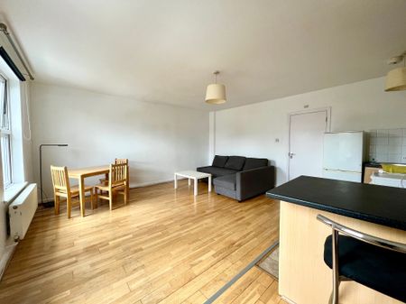 Hornsey Road, London, N19 - Photo 3