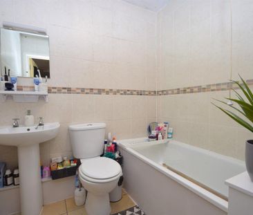 2 bedroom flat to rent - Photo 6