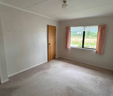 FOUR BEDROOMS, ASHHURST - Photo 3