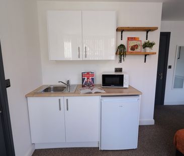 Room in a Shared House, King Richard St, CV2 - Photo 1