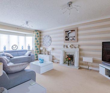 4 bedroom detached house to rent - Photo 1