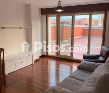 Apartamento en alquiler en Calle de la Virgen del Camino - Foto 1