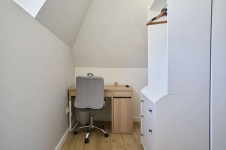 Saint Géry Roommate 5 Bedrooms at Valenciennes - Photo 4