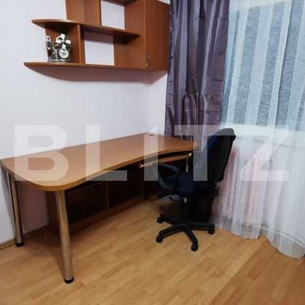 Apartament cu 3 camere, decomandat, 70 de mp, cu loc de parcare, zona Aurel Vlaicu - Photo 1