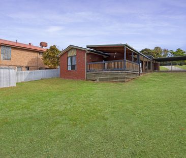 Modern Comfort Meets Convenience In West Albury - Photo 6