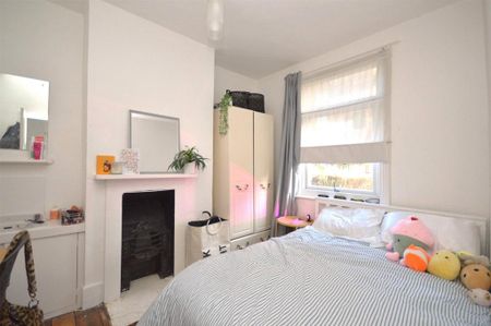 4 bedroom terraced house to rent - Photo 4