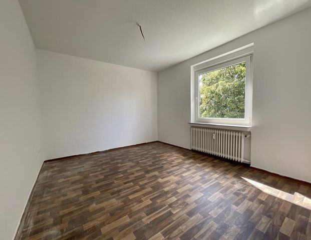 Bezugsfertige 4-Zimmer-Wohnung mit Balkon in Delmenhorst-Deichhorst! - Photo 1