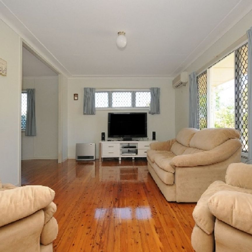 Great Position + Big Bonus Rumpus Room - Photo 1