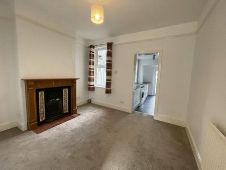 2 bedroom terraced house to rent - Photo 2