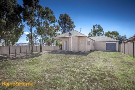 7 SANDPIPER GROVE, Sunbury, VIC 3429 - Photo 2