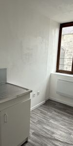 Location Appartement 2 pièces 48m² AVESNES SUR HELPE 59440 - Photo 3