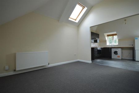 2 bedroom end of terrace house to rent - Photo 3