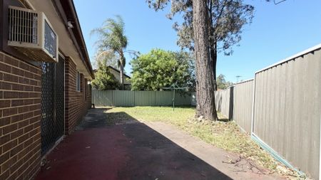 Well Presented Family Home! - Photo 2