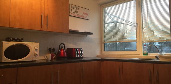 Pylewell Rd Endeavour Suite - Photo 2