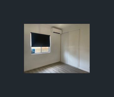 Modern 4-Bedroom Home with Secure Yard - Deagon - Photo 2