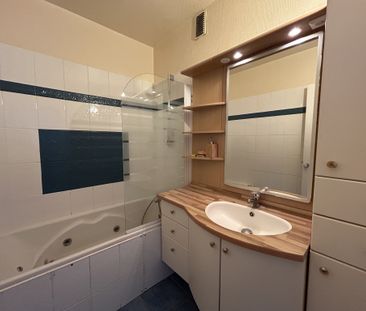 Location Appartement 5 pièces 91m² ST ANDRE LES VERGERS 10120 - Photo 4