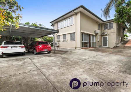 “Fantastic Indooroopilly home with multipurpose room downstairs” - Photo 5