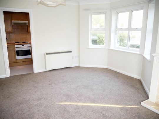 Regent Court, Norn Hill, Basingstoke - Photo 1