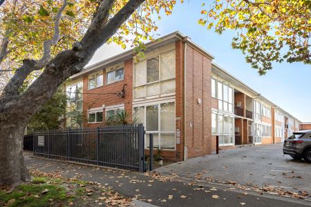 Spacious and sunlit in a sought-after street - Photo 3