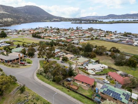 Comfortable Living and Fantastic Views - Photo 5