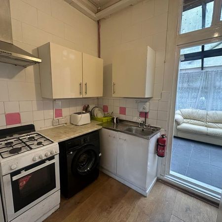 1 bedroom flat to rent - Photo 3