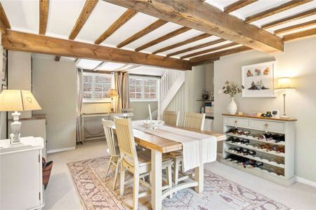 A beautifully presented four bedroom detached period home, situated in the heart of this popular riverside village. - Photo 5