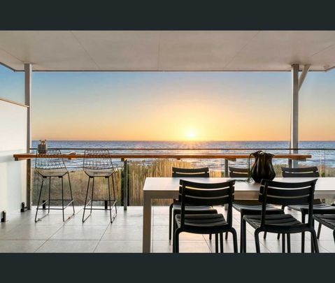 Absolute Beachfront - $1350 per week Or nearest offer - Photo 1