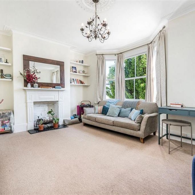 3 bedroom flat to rent - Photo 1