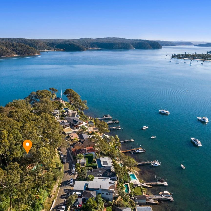4 Bedroom Home with Stunning Pittwater Views - Photo 1