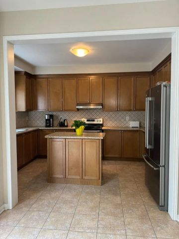 Detached Home For Lease | W9237250 - Photo 5