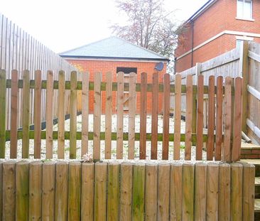 Steeple View, Old Town, Swindon, SN1 - Photo 1