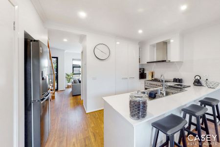 19 Elmslie Drive, Cranbourne East - Photo 2