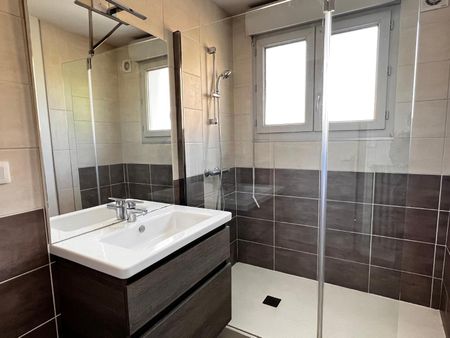 Location Appartement 2 pièces 48m² AUBENAS 07200 - Photo 3