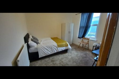 Room in a Shared House, Stevenage Road, E6 - Photo 5